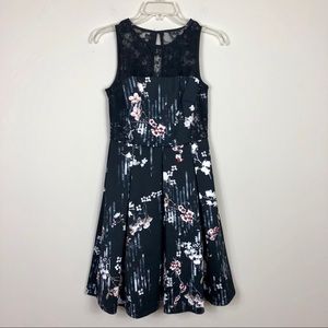 White House Black Market | Lace Floral Dress 00